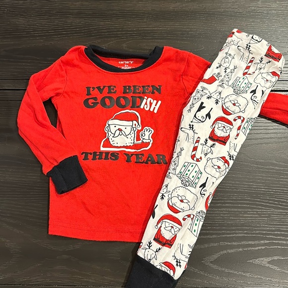 Carters Christmas pajamas size 2T - Picture 1 of 2